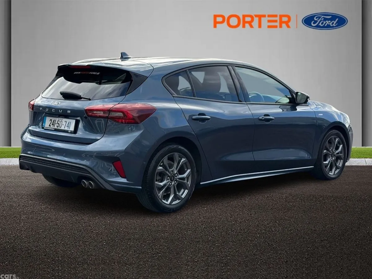 Ford Focus Hatchback, Diesel, 2024, Blue