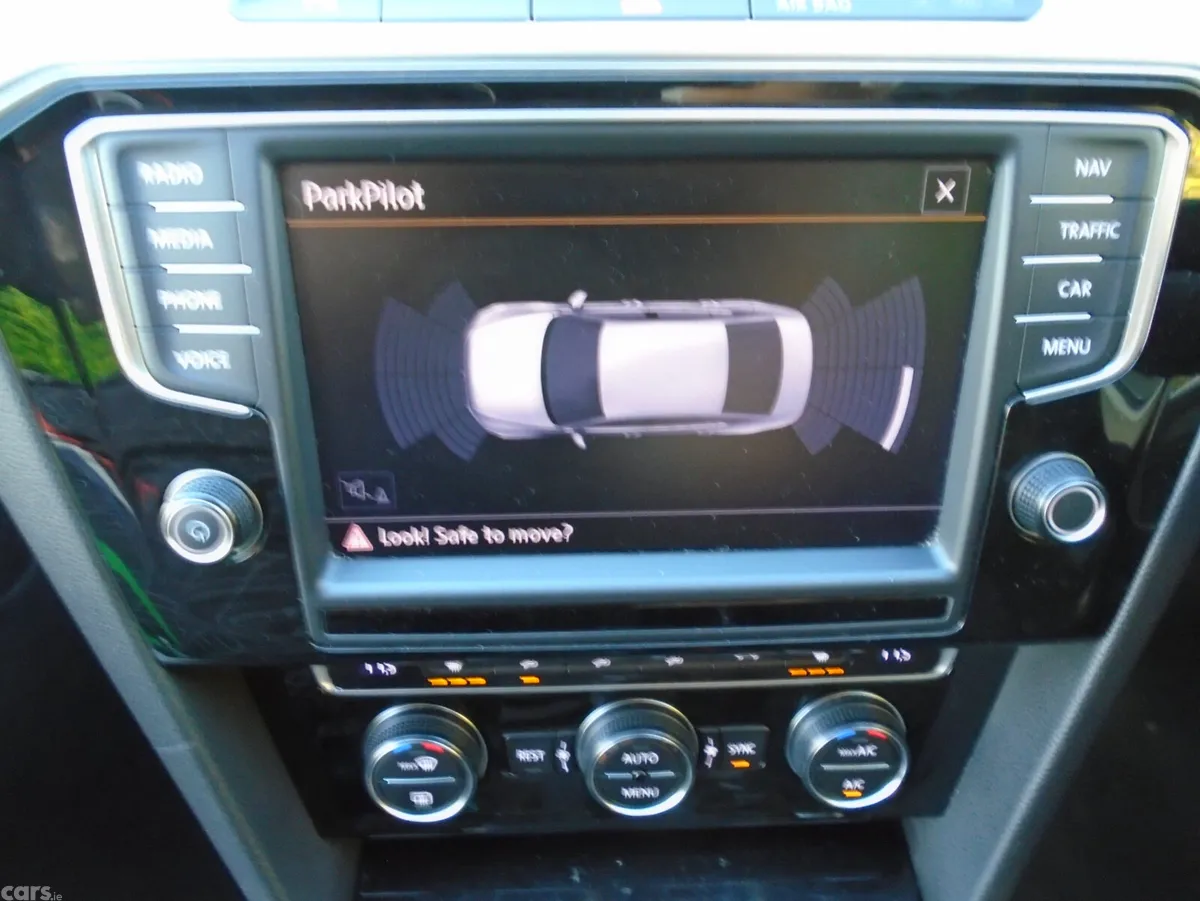 Volkswagen Passat Saloon, Diesel, 2015, Grey