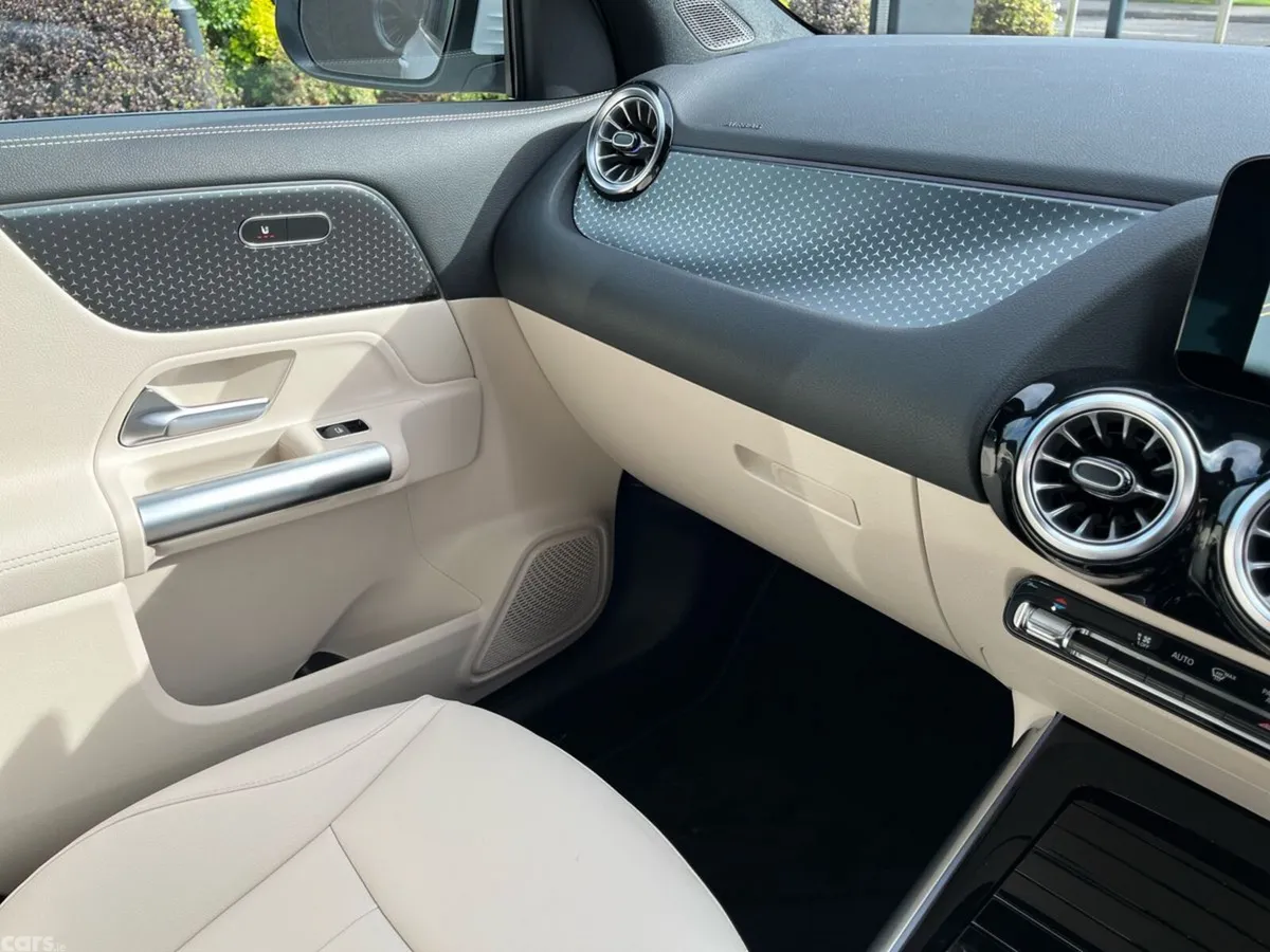 Mercedes-Benz GLA SUV, Petrol Hybrid, 2026, White