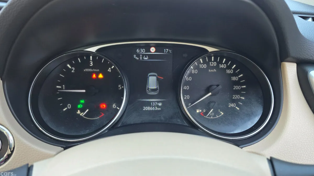 Nissan X-Trail SUV, Diesel, 2016, Red