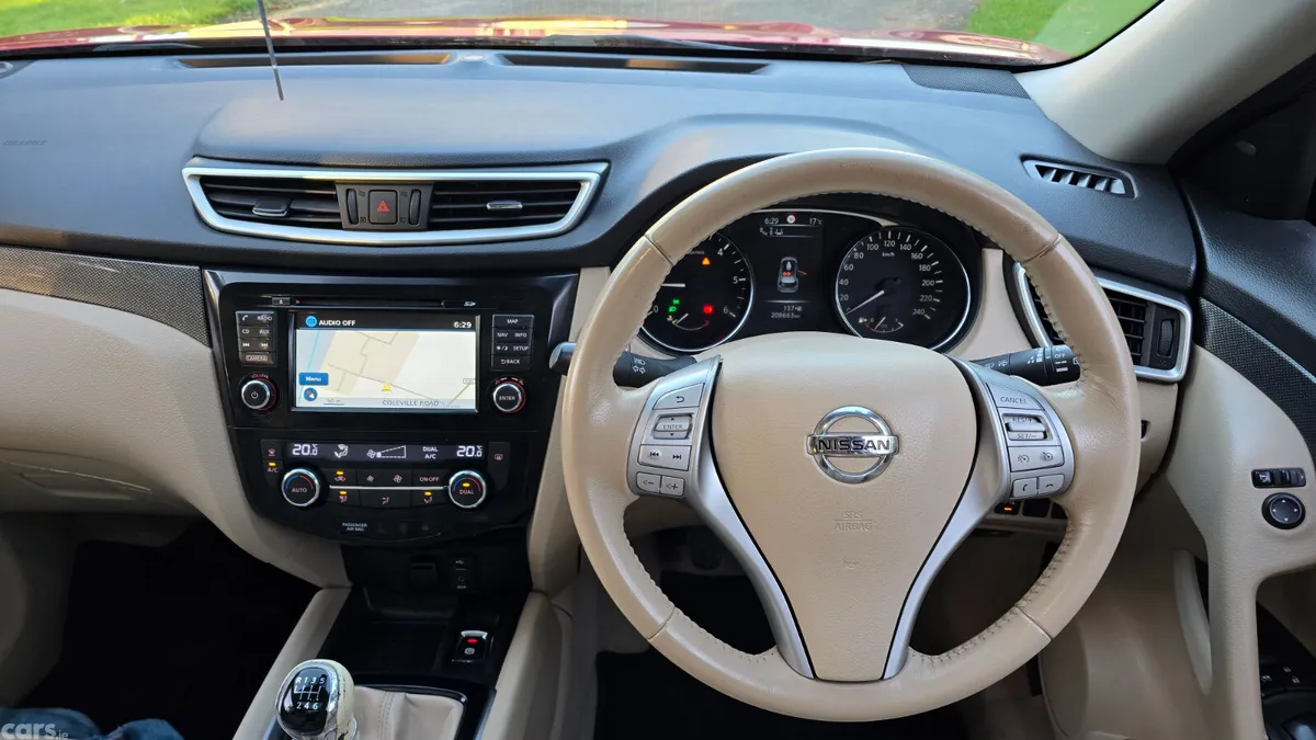 Nissan X-Trail SUV, Diesel, 2016, Red