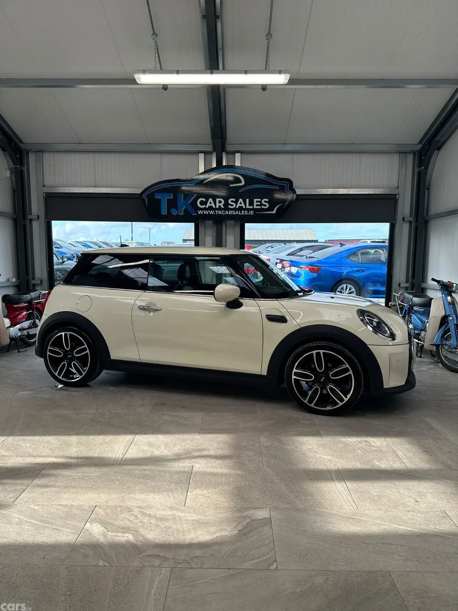 Mini Cooper Hatchback, Petrol, 2021, White