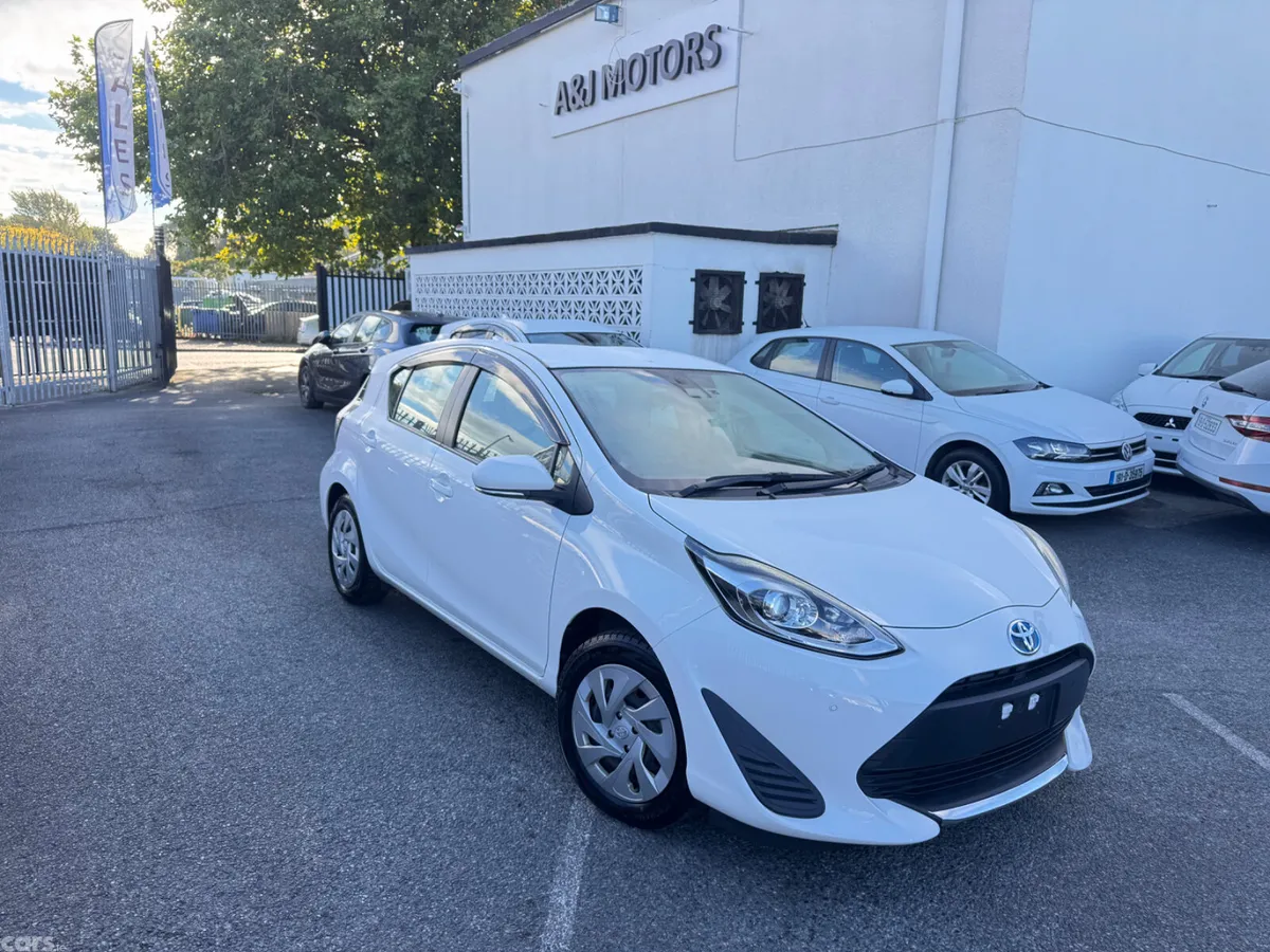 Toyota Aqua Hatchback, Petrol Hybrid, 2021, White