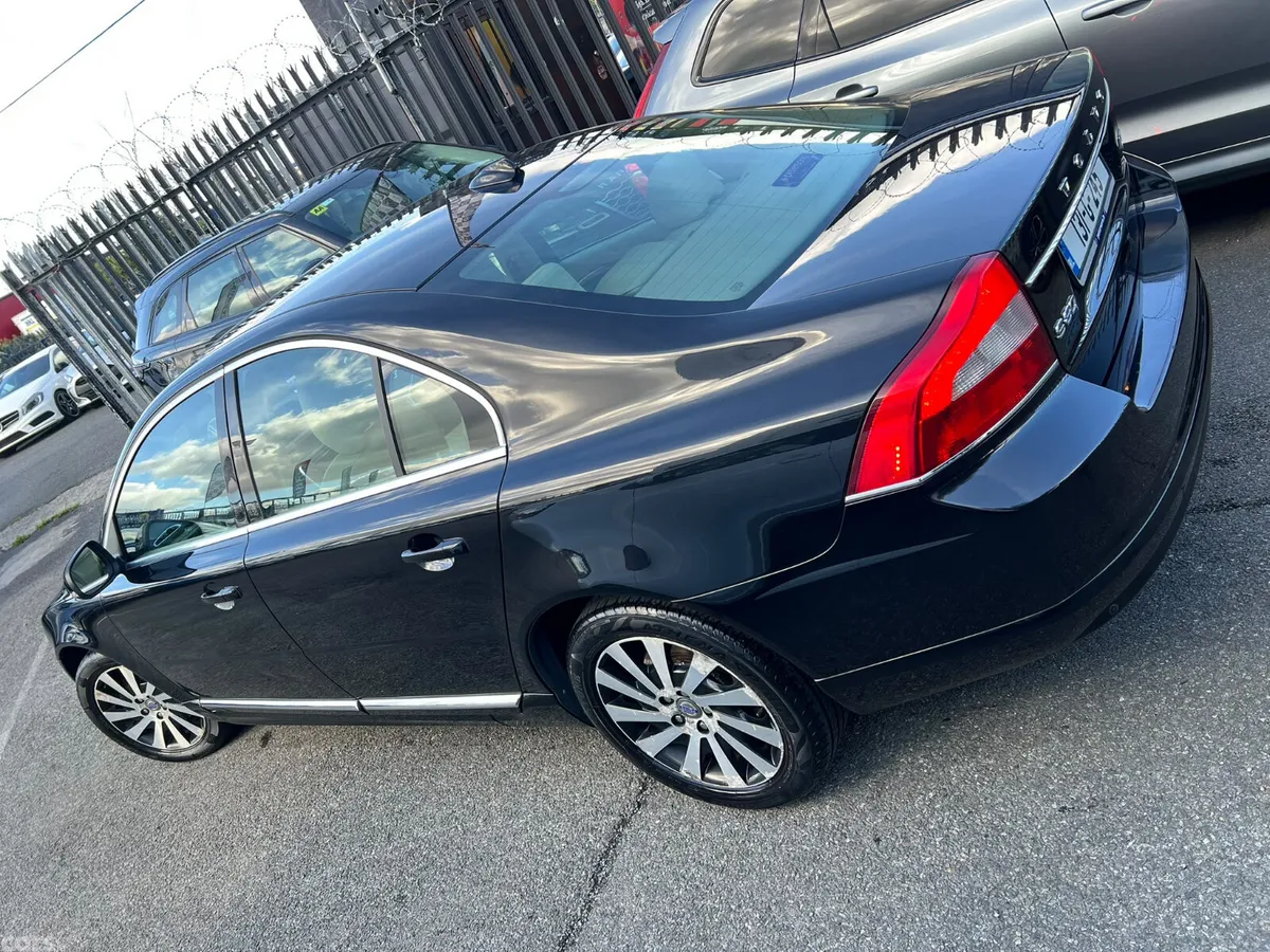 Volvo S80 Saloon, Diesel, 2013, Black