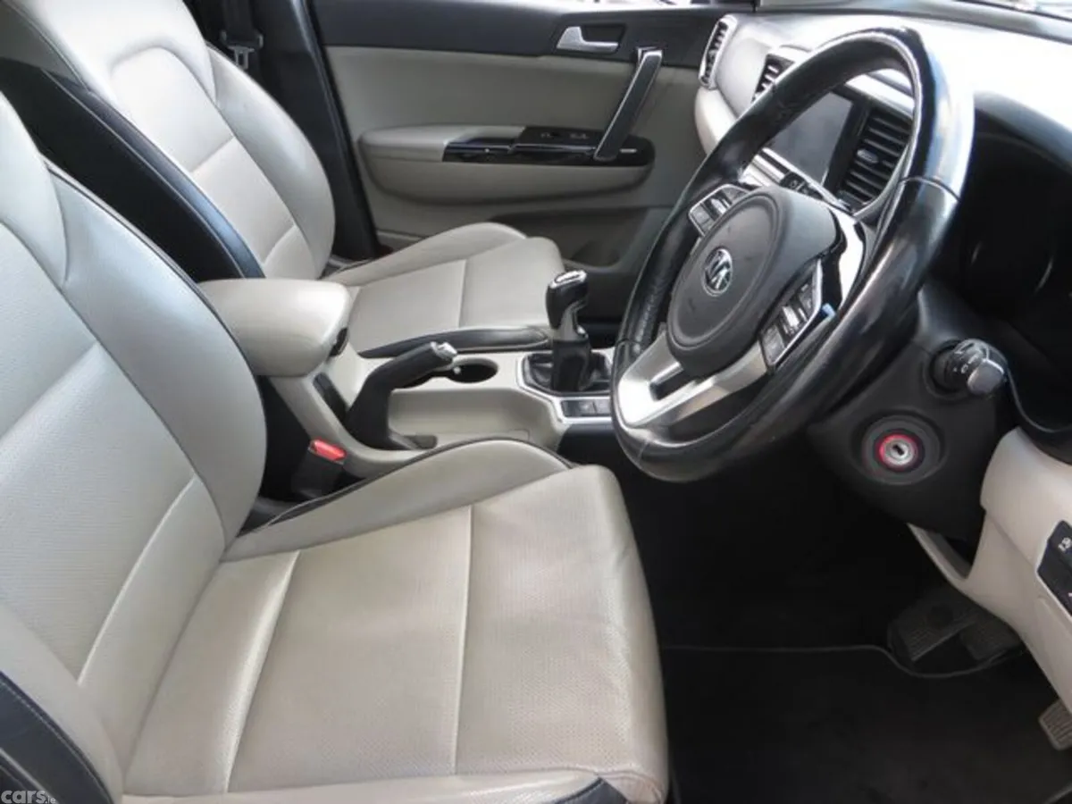 Kia Sportage MPV, Diesel, 2020, Grey