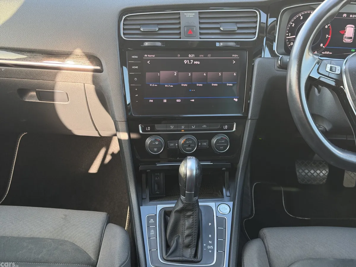 Volkswagen Golf Estate, Petrol, 2019, Black