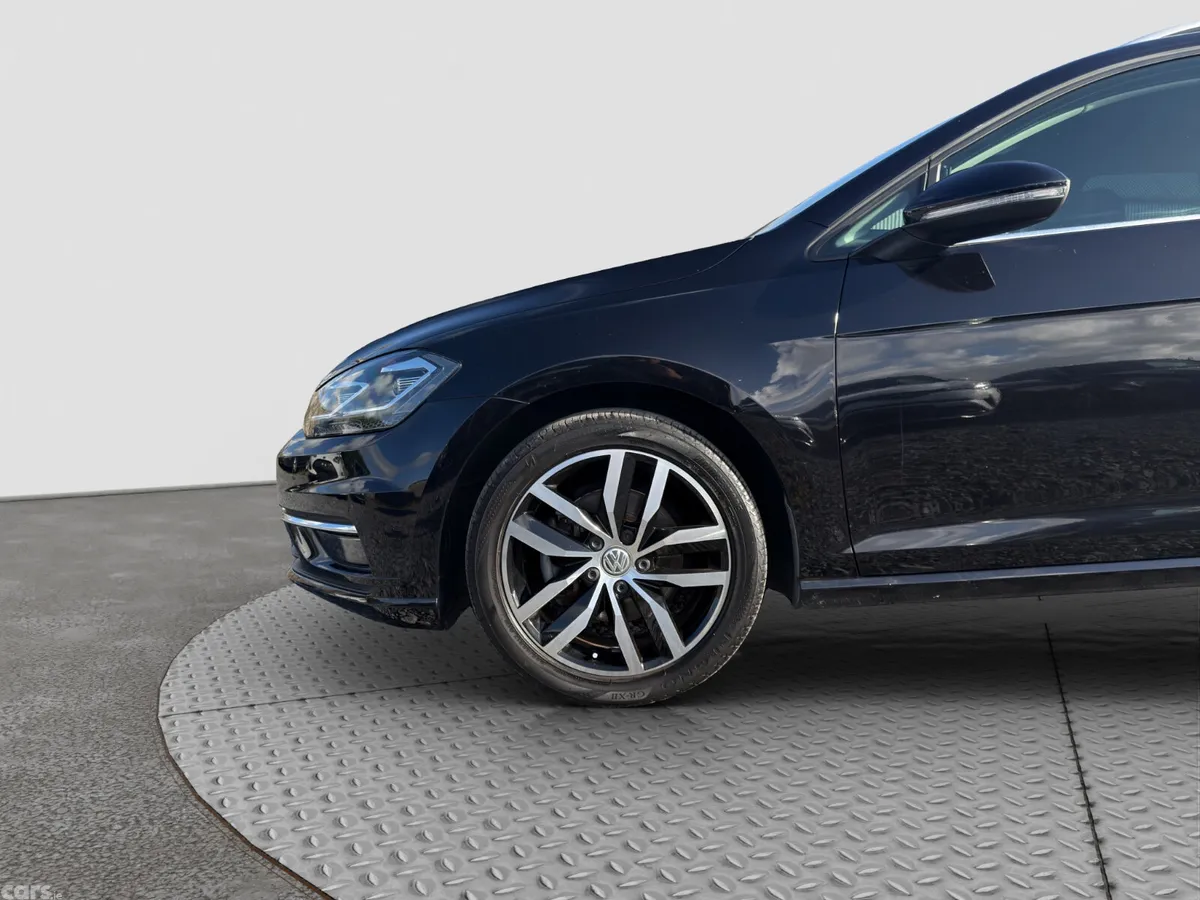 Volkswagen Golf Estate, Petrol, 2019, Black