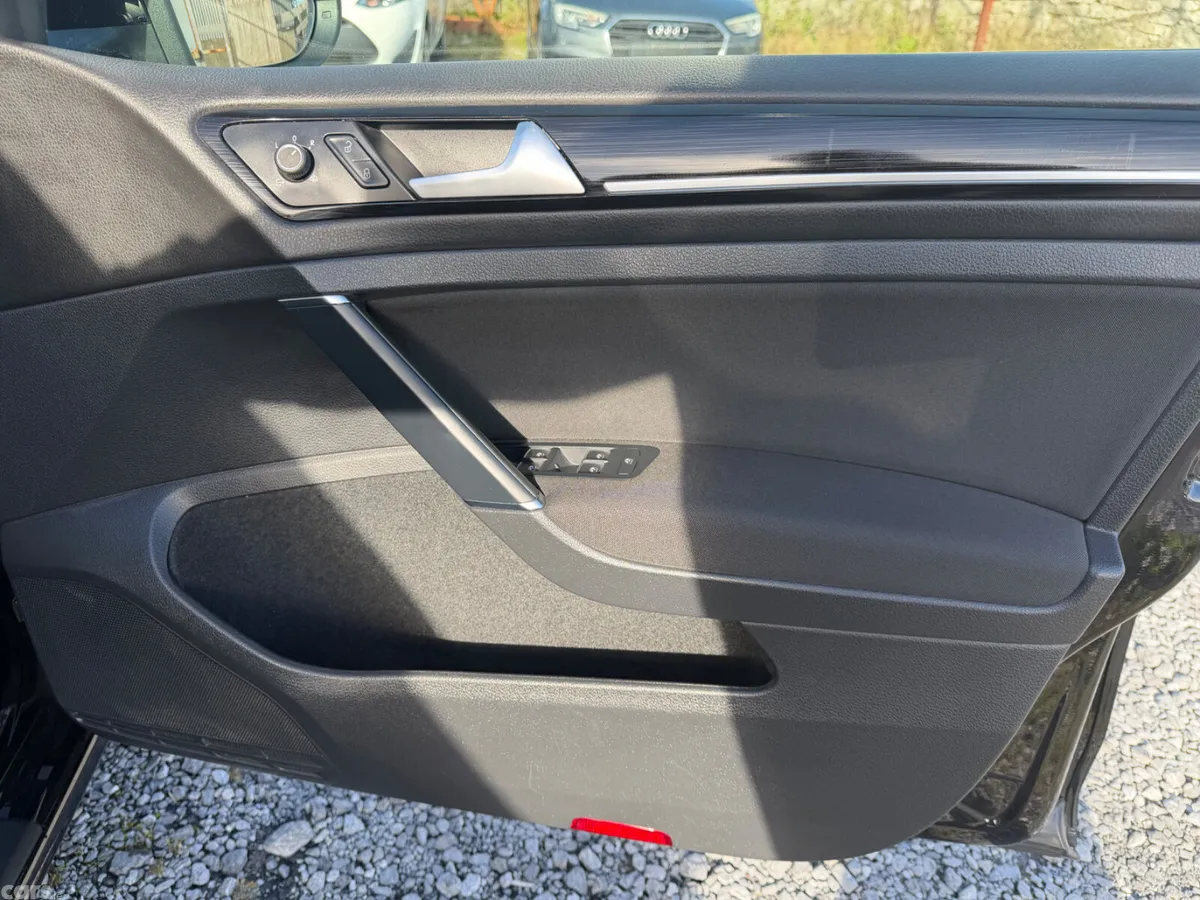 Volkswagen Golf Estate, Petrol, 2019, Black
