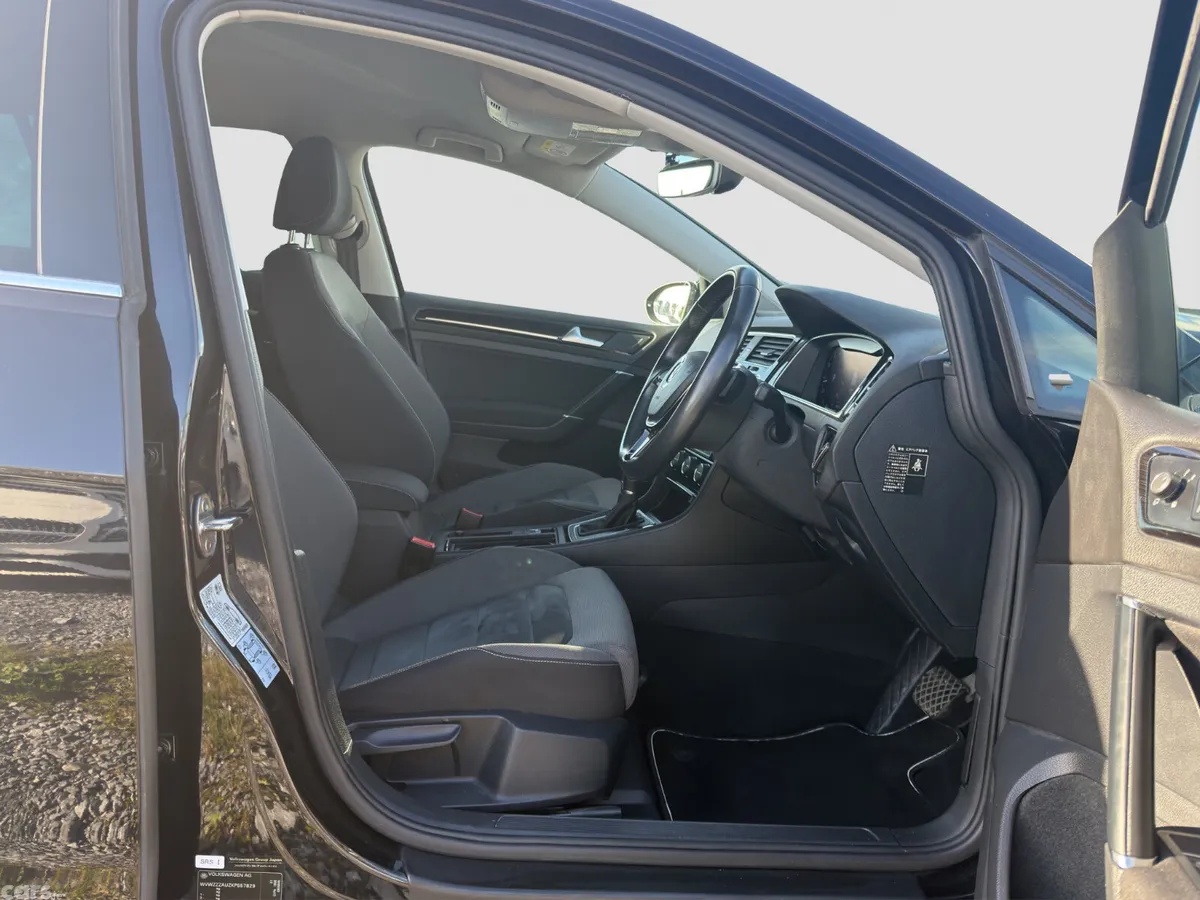 Volkswagen Golf Estate, Petrol, 2019, Black