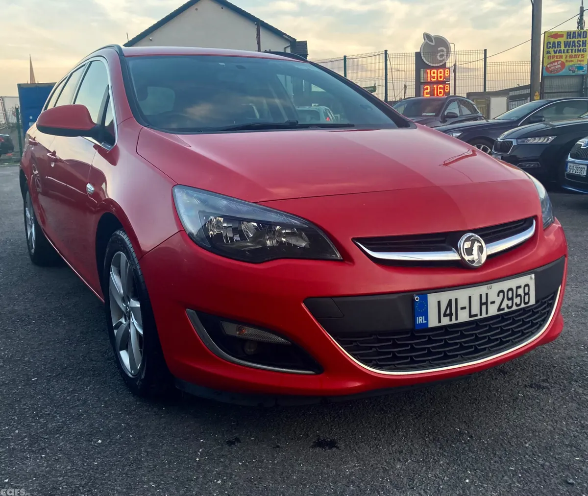 Opel Astra Estate, Diesel, 2014, Red