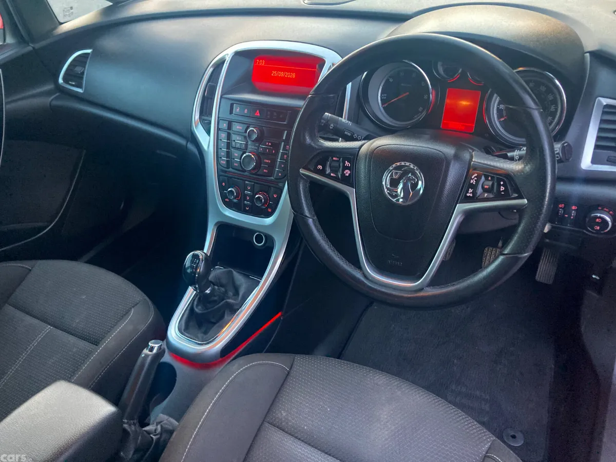 Opel Astra Estate, Diesel, 2014, Red