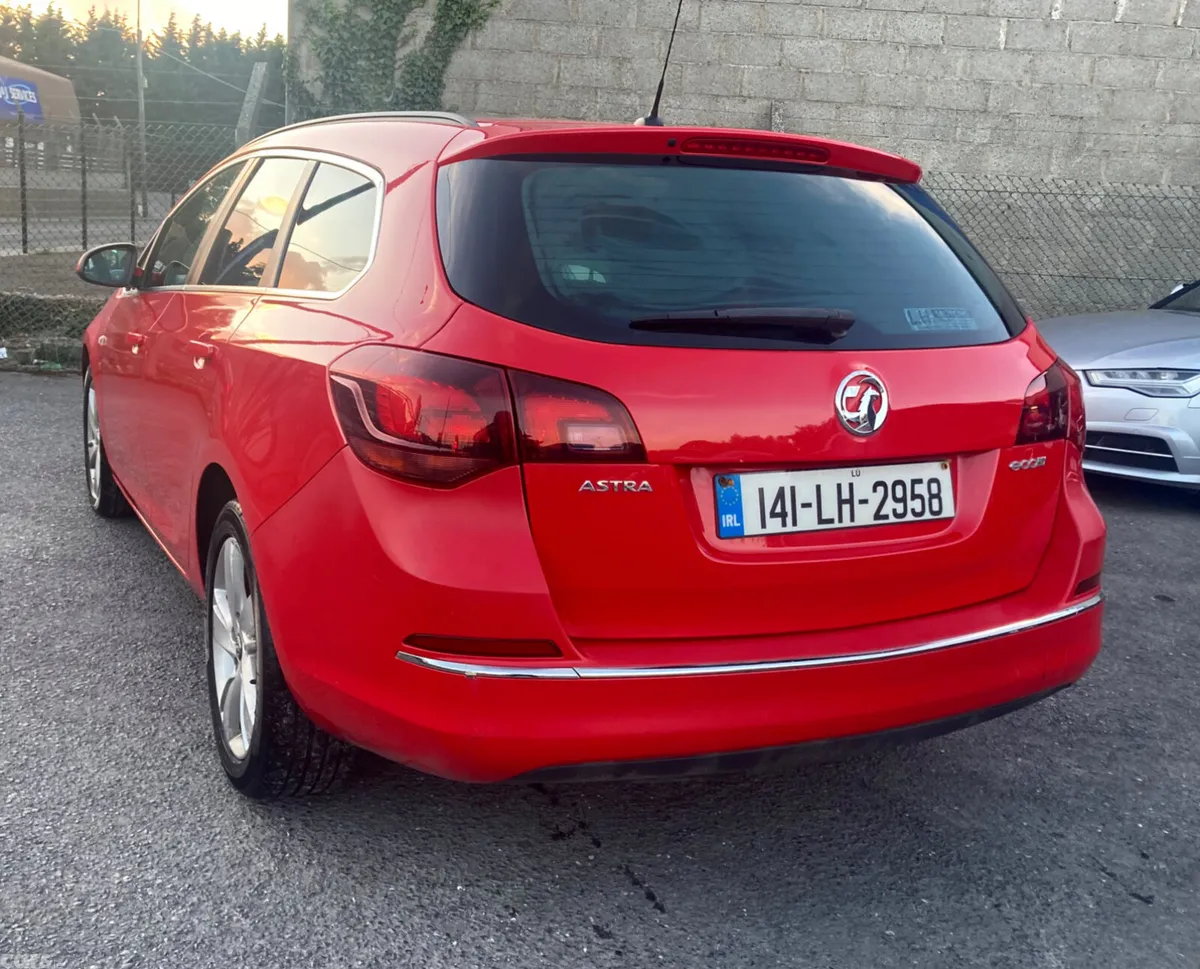 Opel Astra Estate, Diesel, 2014, Red
