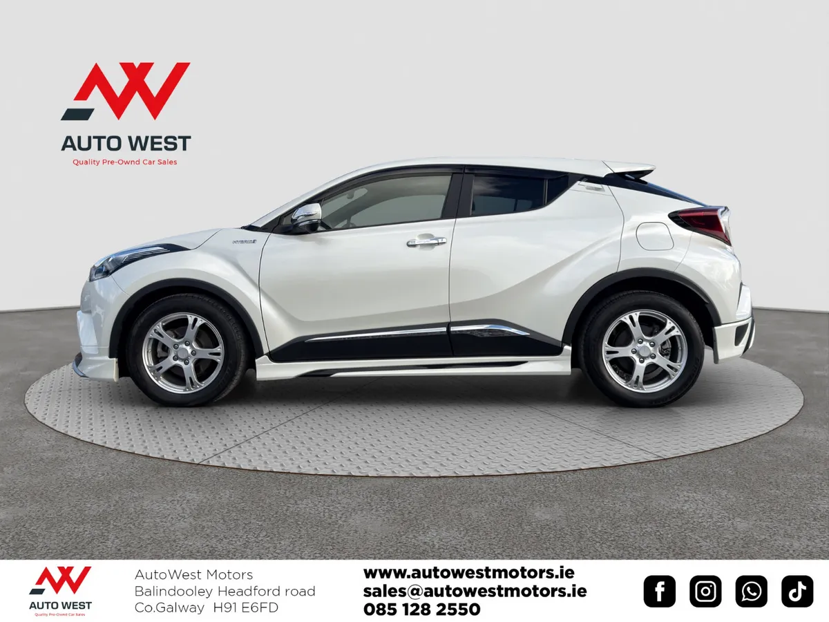 Toyota C-HR SUV, Petrol Hybrid, 2019, White