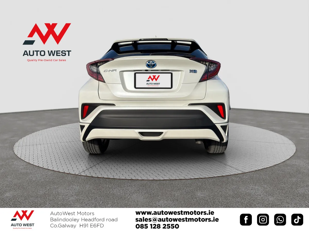Toyota C-HR SUV, Petrol Hybrid, 2019, White