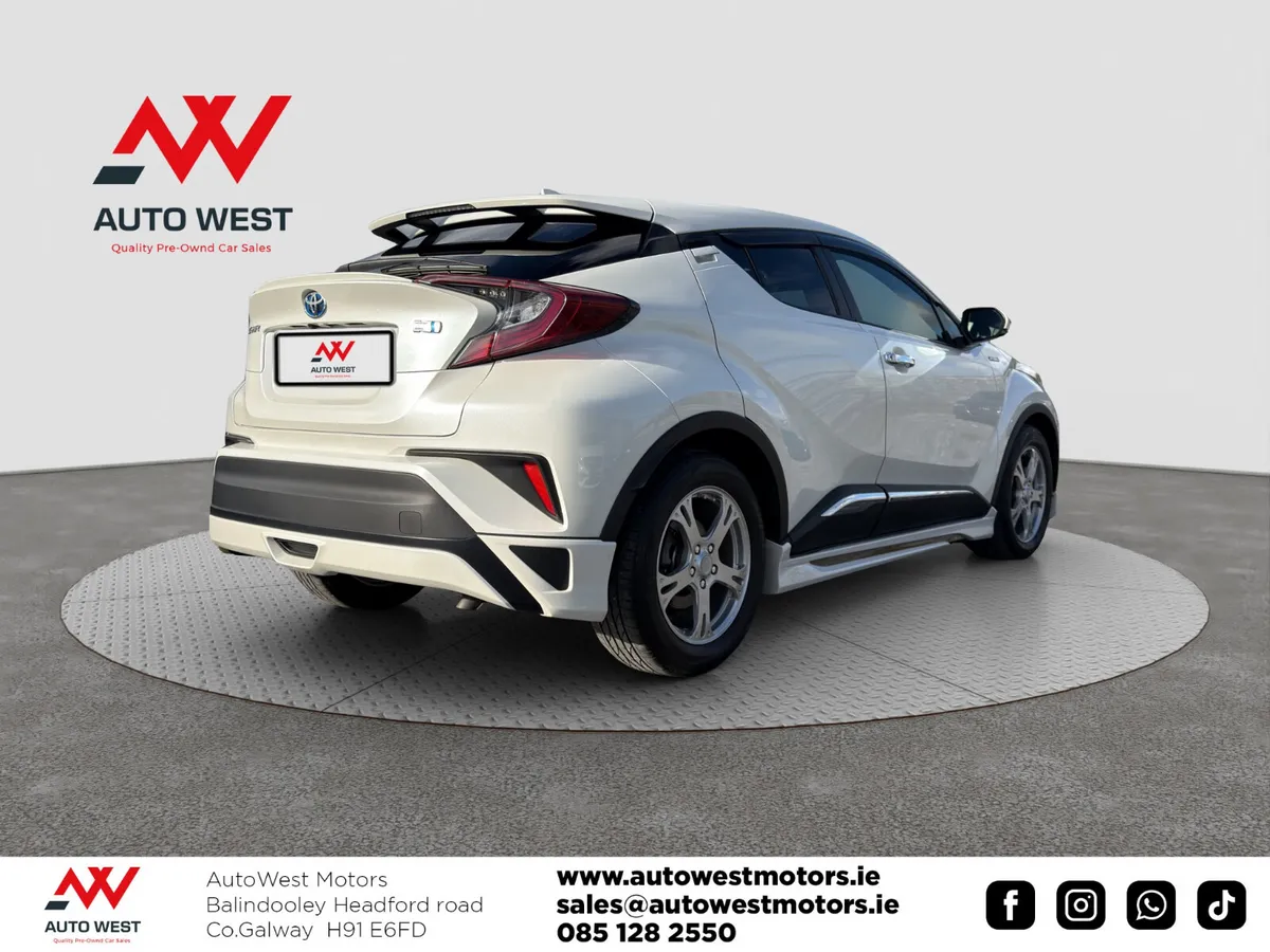 Toyota C-HR SUV, Petrol Hybrid, 2019, White