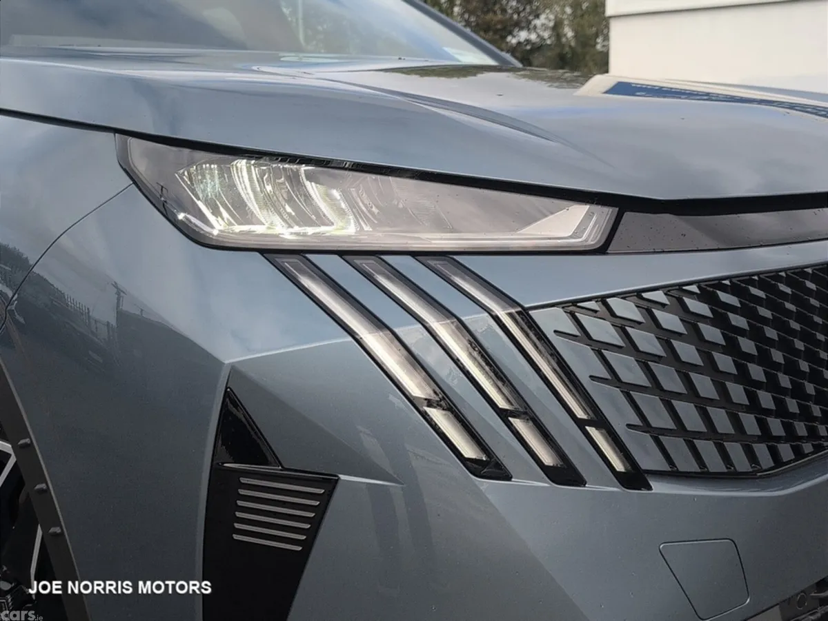 Peugeot 5008 SUV, Petrol Hybrid, 2026, Blue