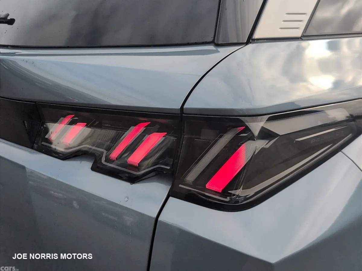 Peugeot 5008 SUV, Petrol Hybrid, 2026, Blue