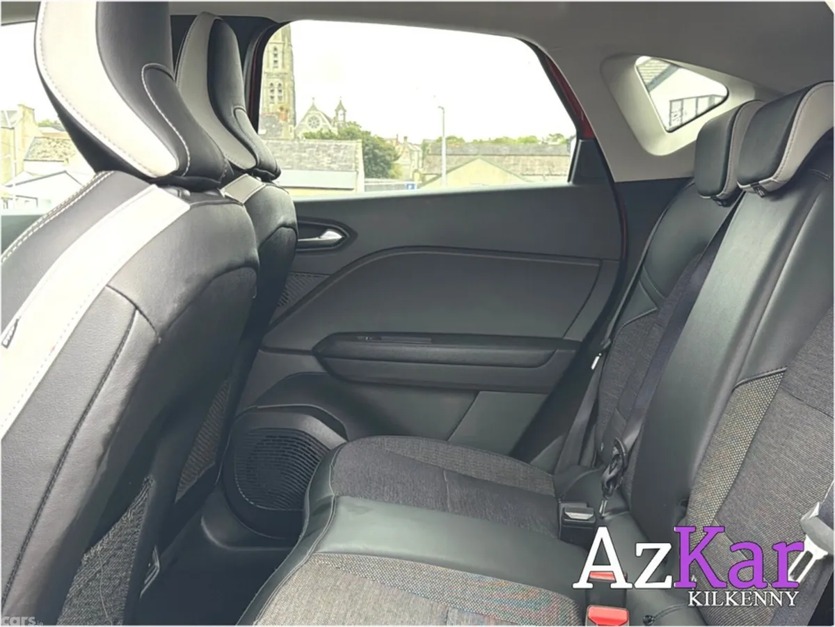 Renault Captur Hatchback, Petrol, 2024, Red