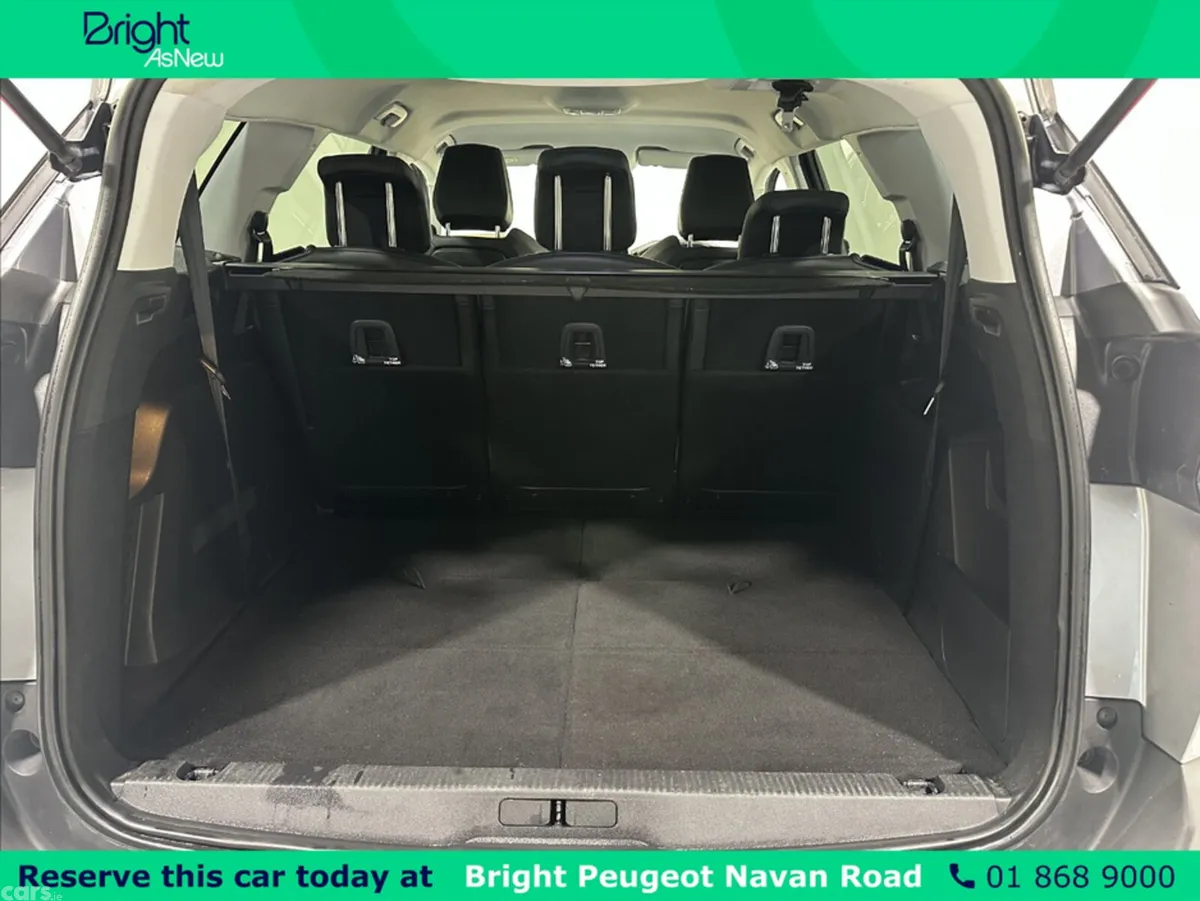 Peugeot 5008 MPV, Petrol, 2020, Grey