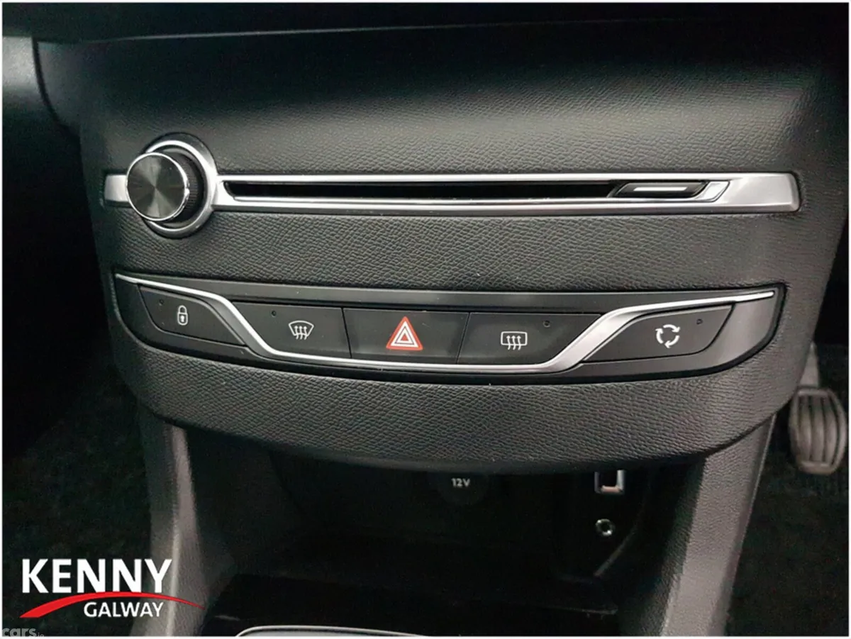 Peugeot 308 Hatchback, Petrol, 2016, Grey