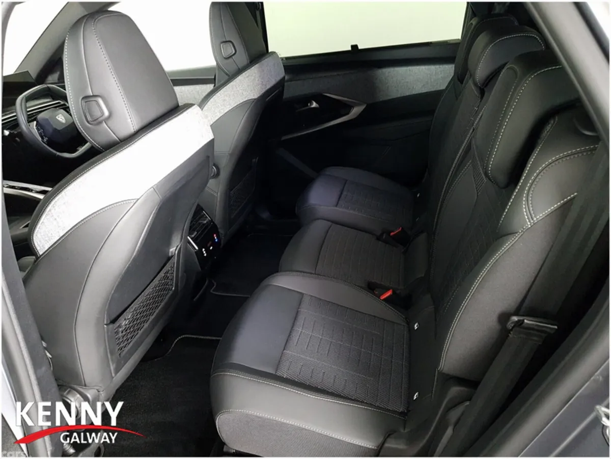 Peugeot 5008 Hatchback, Electric, 2025, Grey
