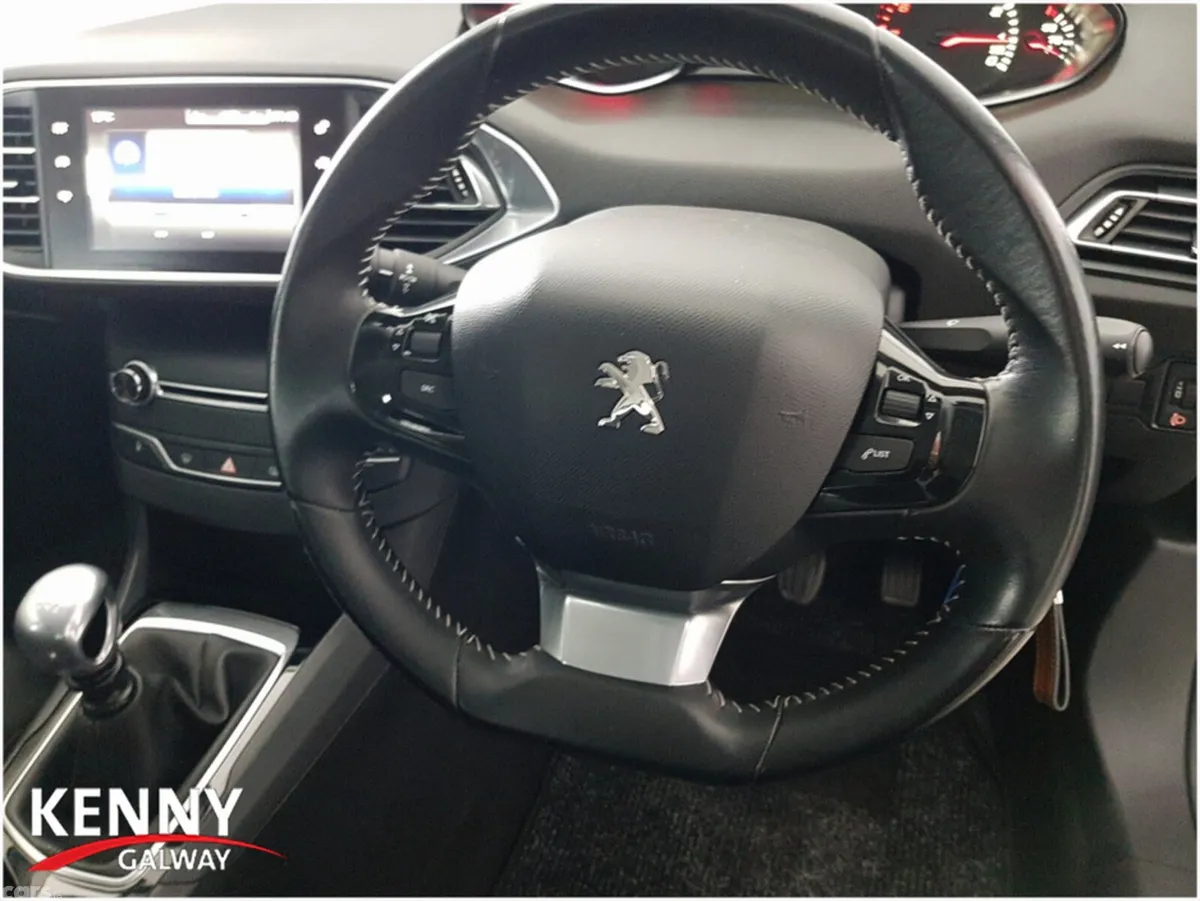 Peugeot 308 Hatchback, Petrol, 2016, Grey