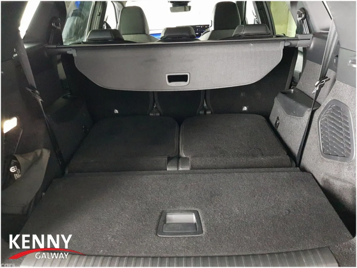 Peugeot 5008 Hatchback, Electric, 2025, Grey