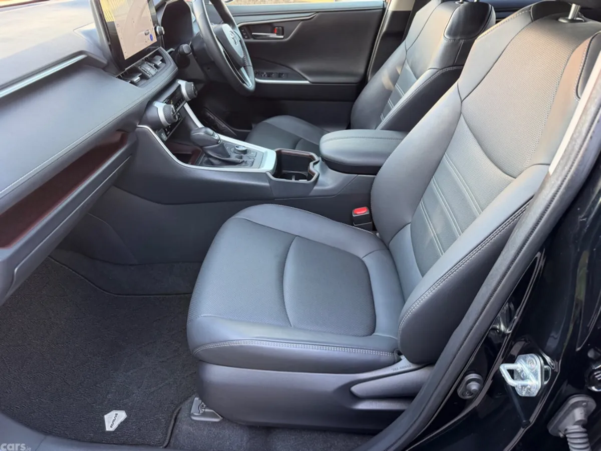 Toyota RAV4 SUV, Petrol Hybrid, 2023, Black