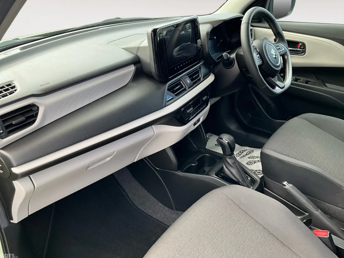 Suzuki Swift Hatchback, Petrol Hybrid, 2025, Yellow