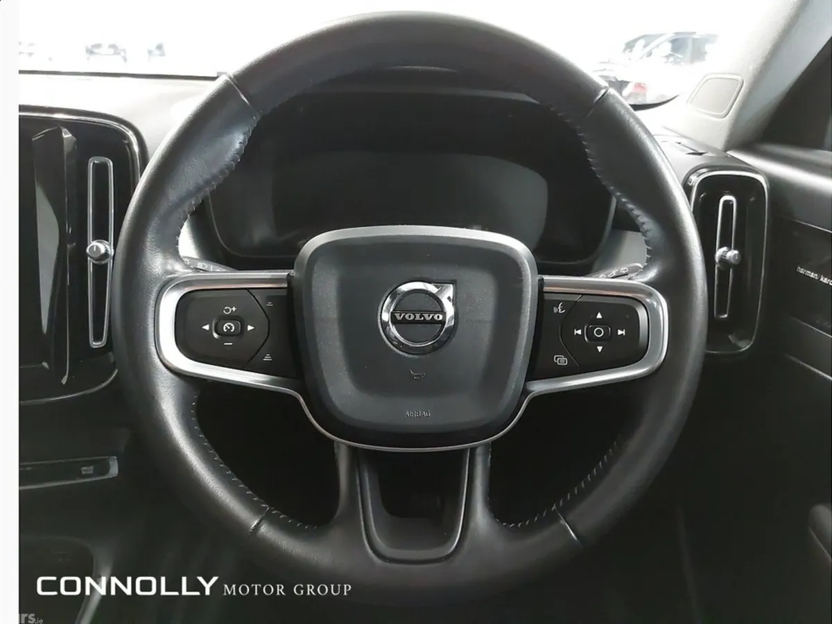Volvo XC40 SUV, Diesel, 2021, Black