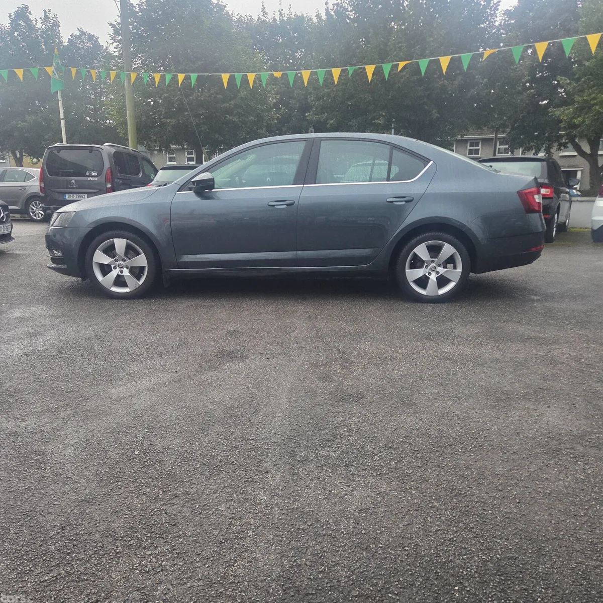 Skoda Octavia Hatchback, Petrol, 2017, Grey