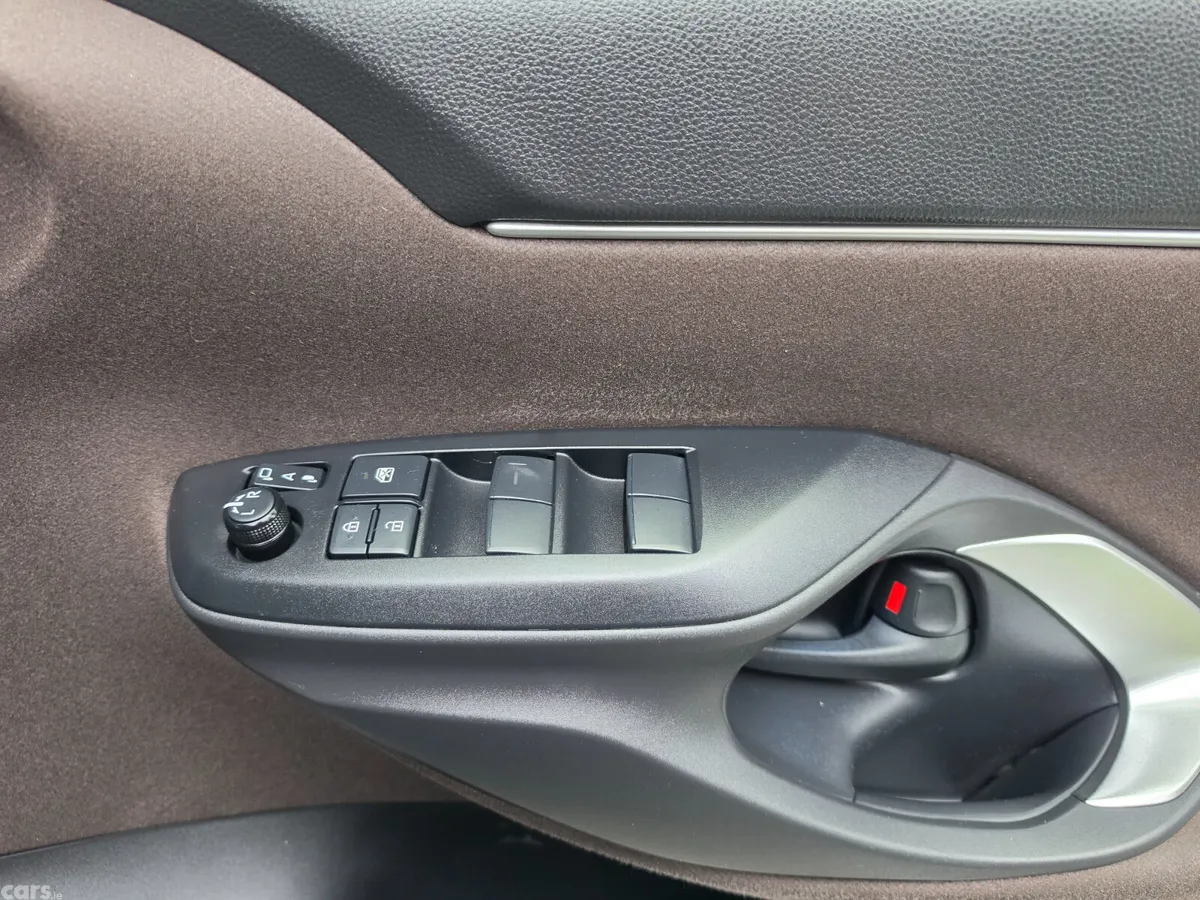 Toyota Yaris Cross Estate, Petrol Hybrid, 2021, Black