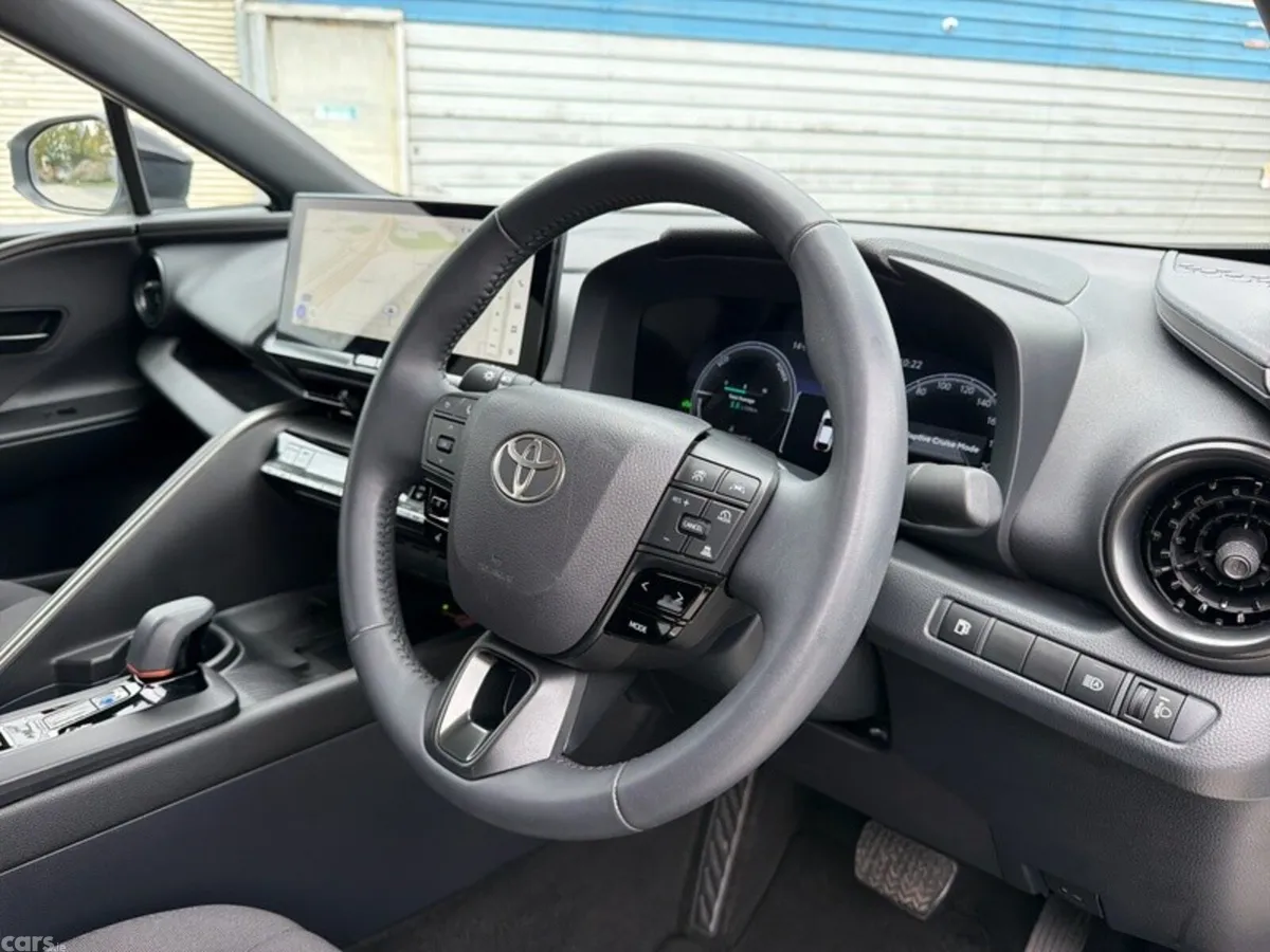 Toyota C-HR SUV, Petrol Hybrid, 2024, White