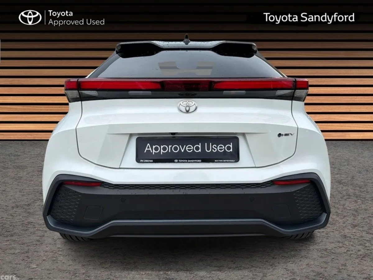 Toyota C-HR SUV, Petrol Hybrid, 2024, White
