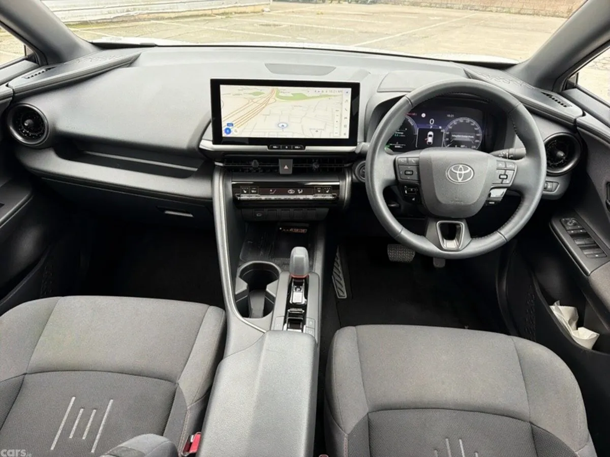 Toyota C-HR SUV, Petrol Hybrid, 2024, White