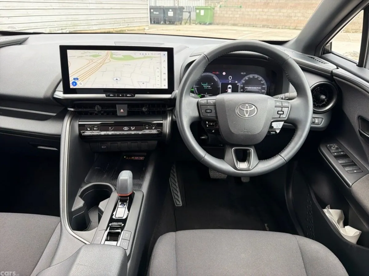 Toyota C-HR SUV, Petrol Hybrid, 2024, White