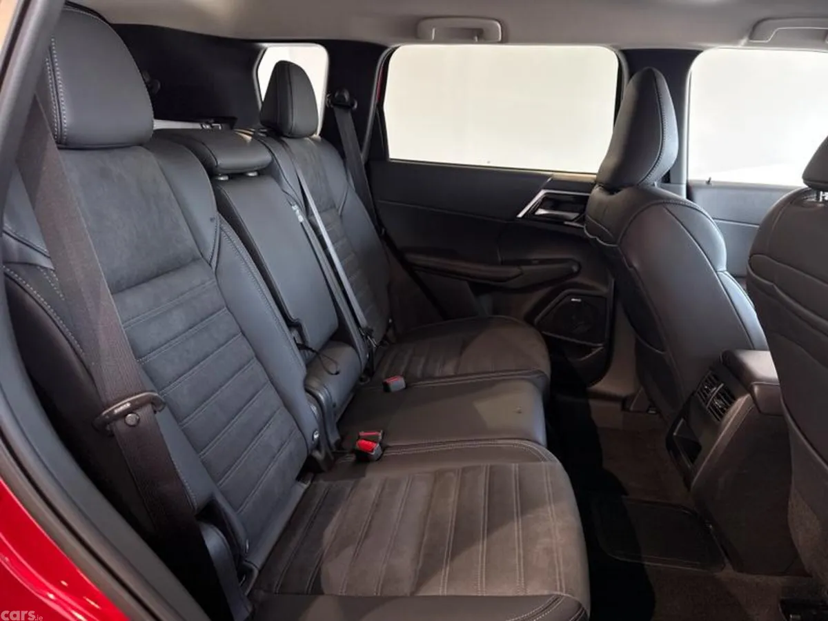 Mitsubishi Outlander SUV, Petrol Hybrid, 2026, Red