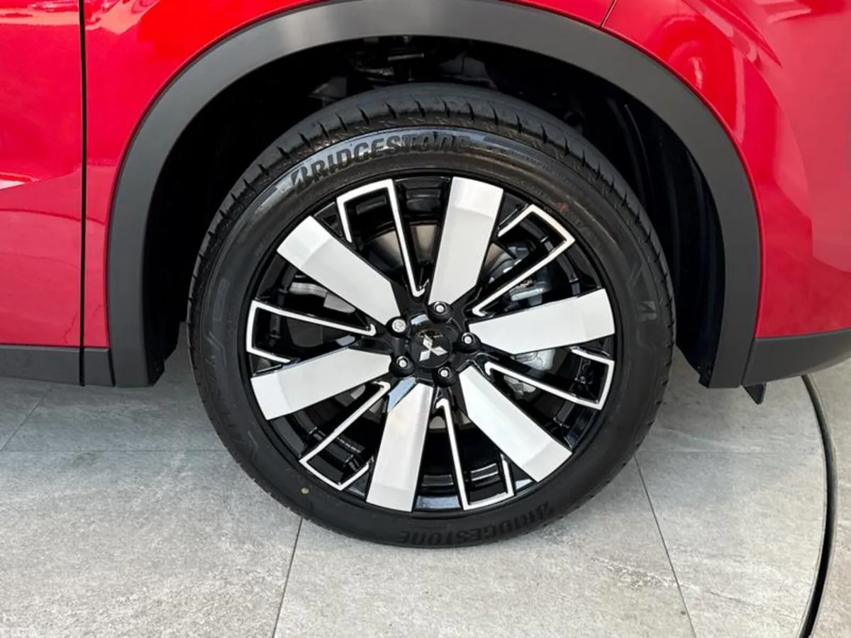 Mitsubishi Outlander SUV, Petrol Hybrid, 2026, Red
