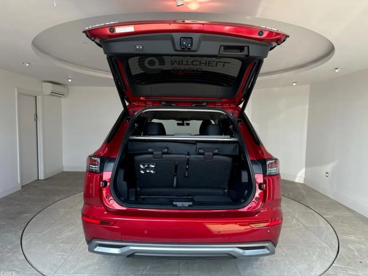 Mitsubishi Outlander SUV, Petrol Hybrid, 2026, Red
