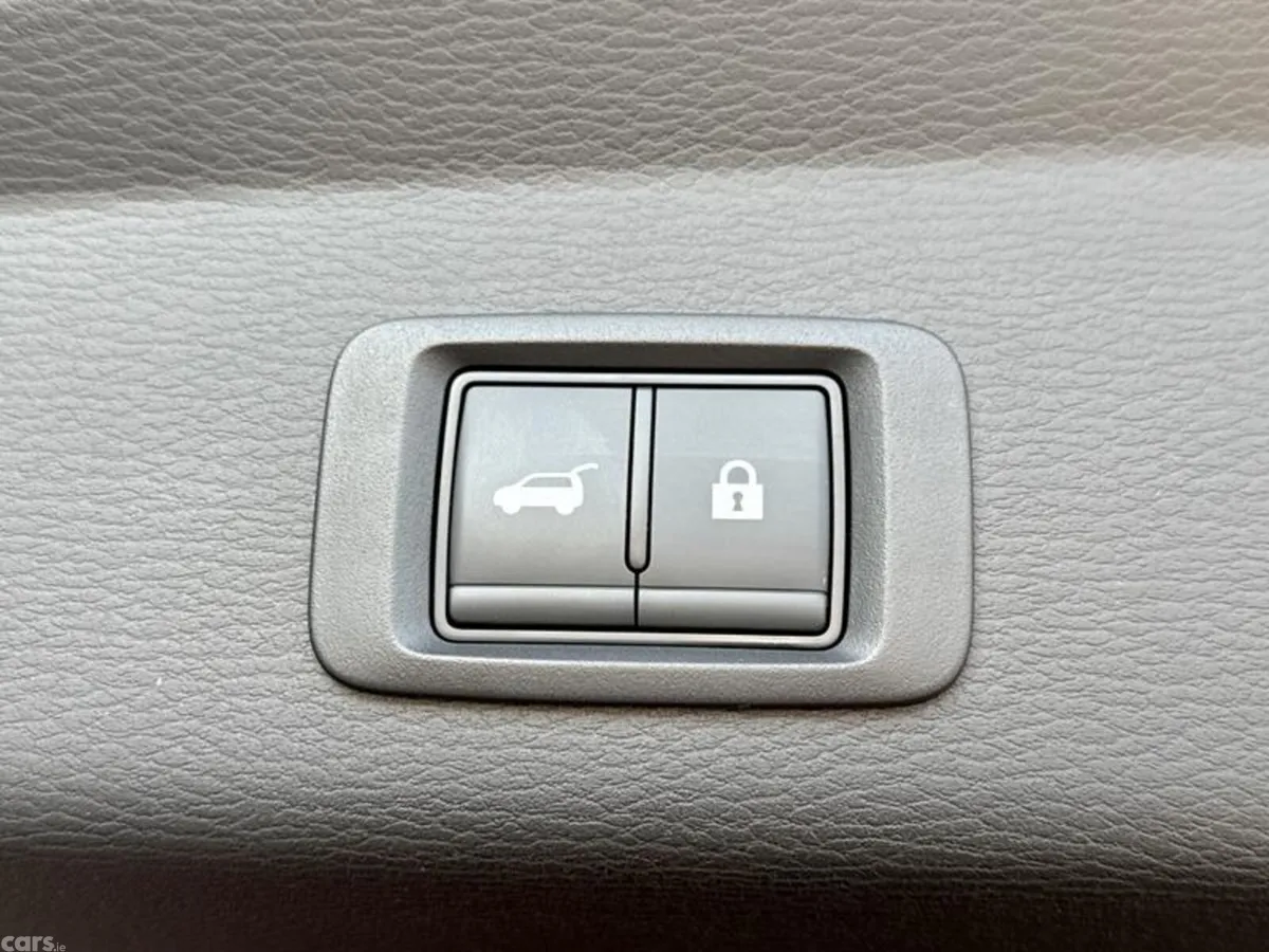 Mitsubishi Outlander SUV, Petrol Hybrid, 2026, Red