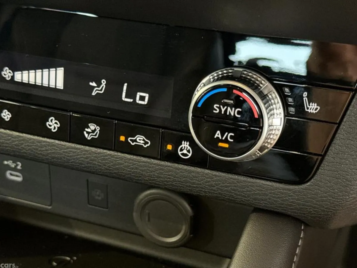 Mitsubishi Outlander SUV, Petrol Hybrid, 2026, Red