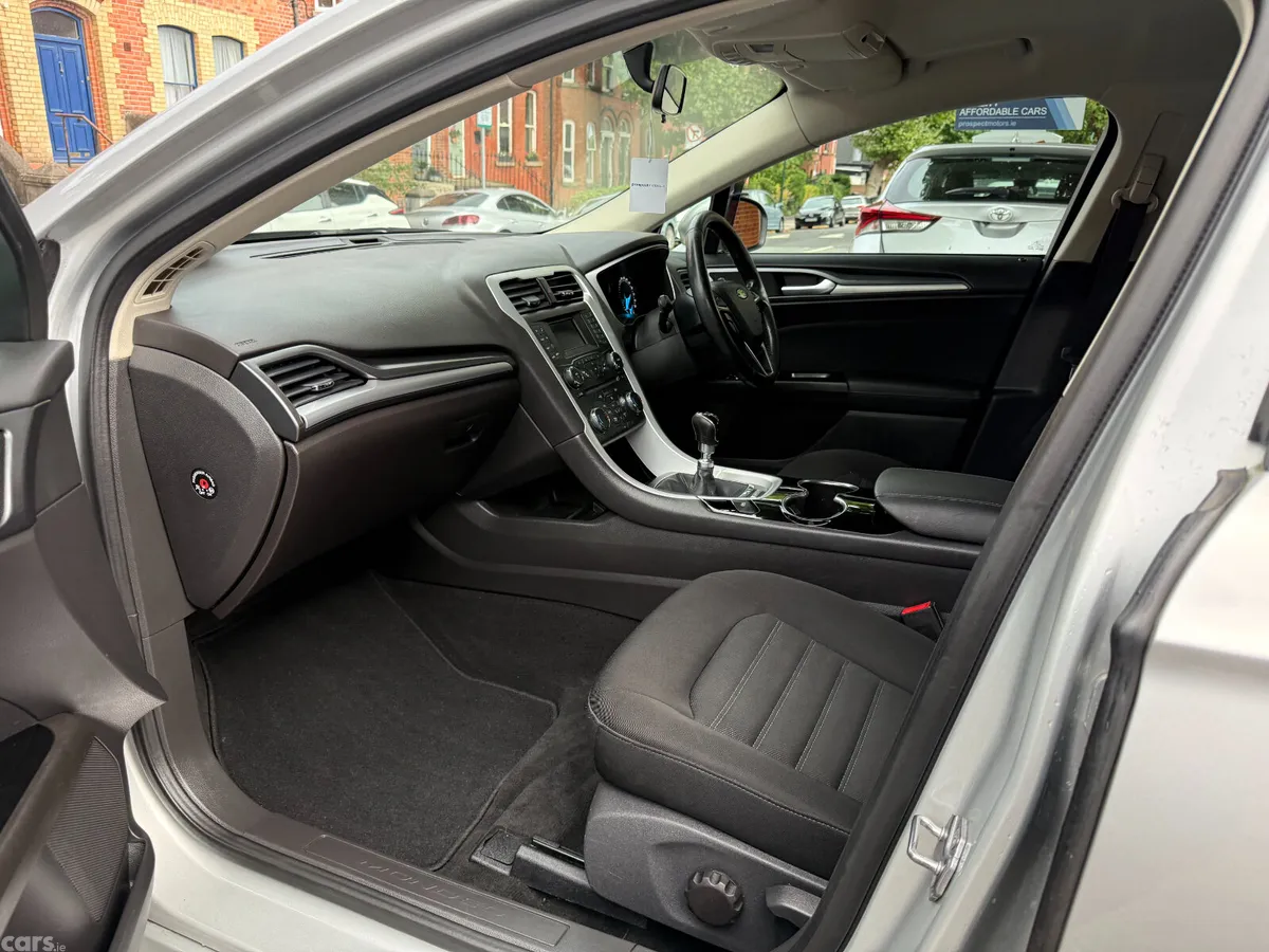 Ford Mondeo Hatchback, Diesel, 2016, Silver