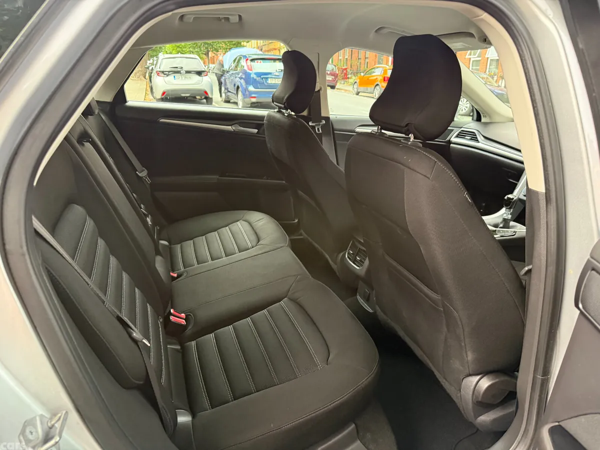 Ford Mondeo Hatchback, Diesel, 2016, Silver