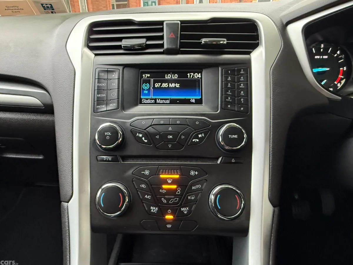 Ford Mondeo Hatchback, Diesel, 2016, Silver