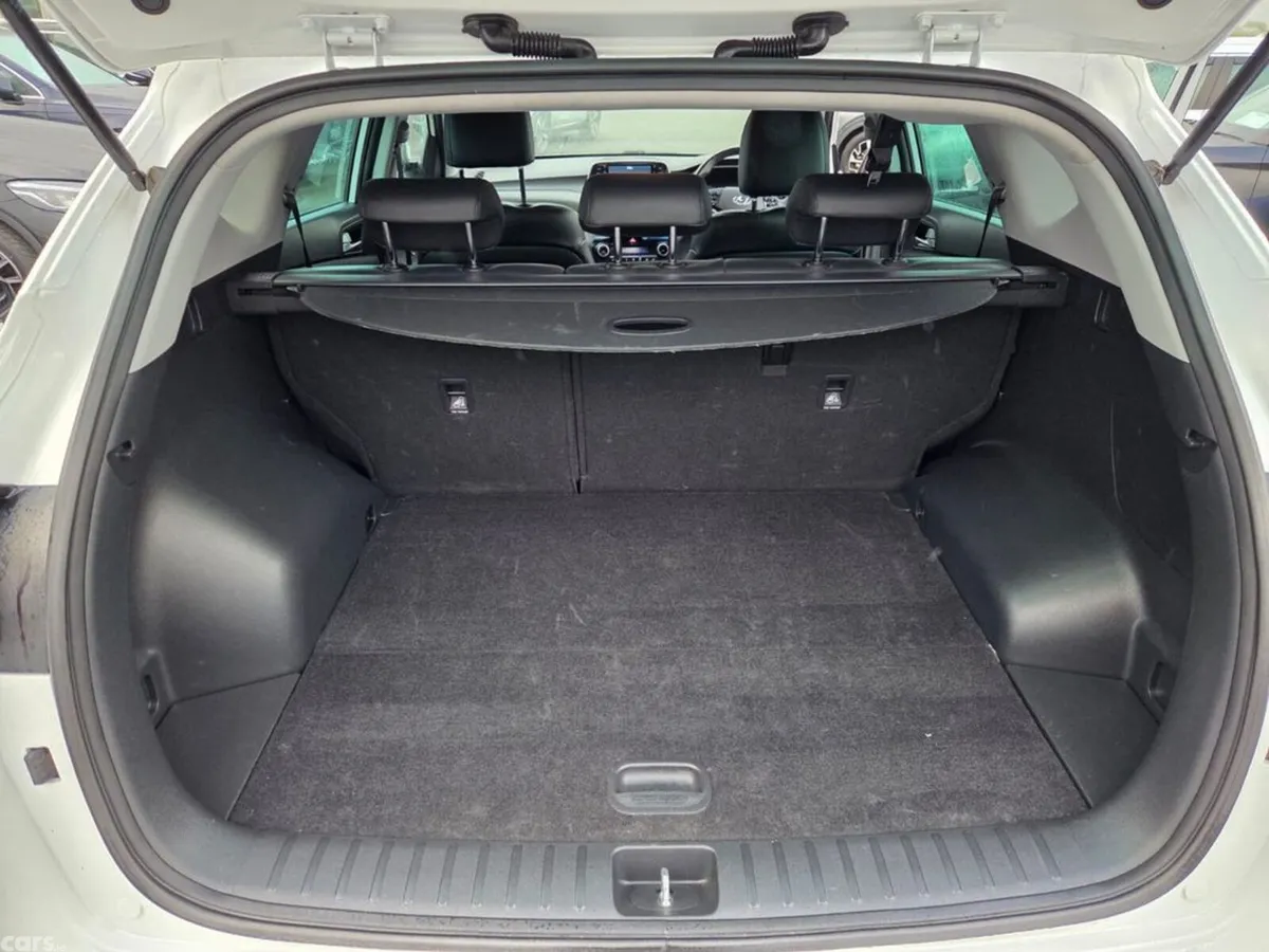 Hyundai Tucson MPV, Petrol, 2019, White