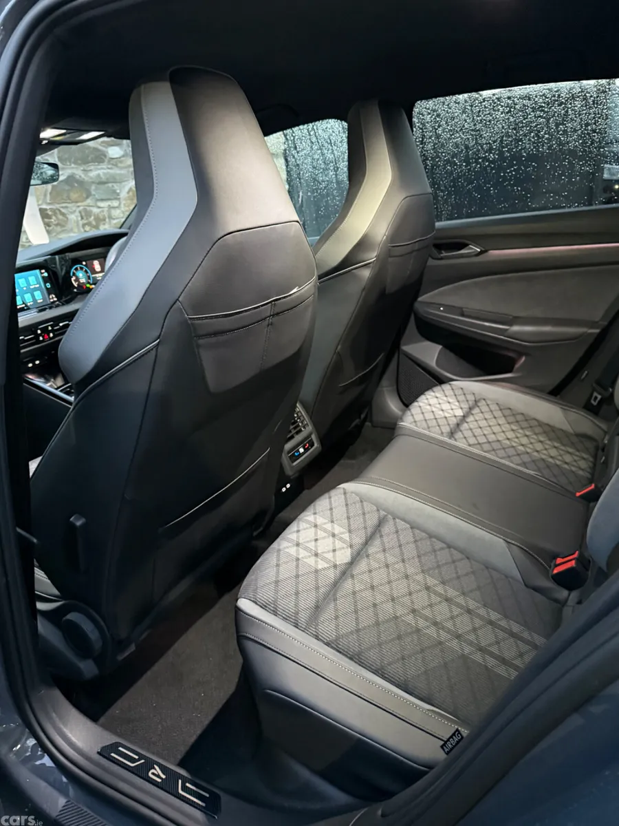 Volkswagen Golf Hatchback, Diesel, 2023, Grey