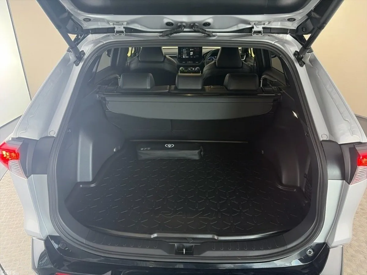 Toyota RAV4 SUV, Petrol Hybrid, 2024, Silver