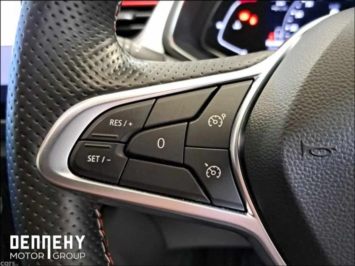 Renault Captur Hatchback, Petrol, 2022, Grey