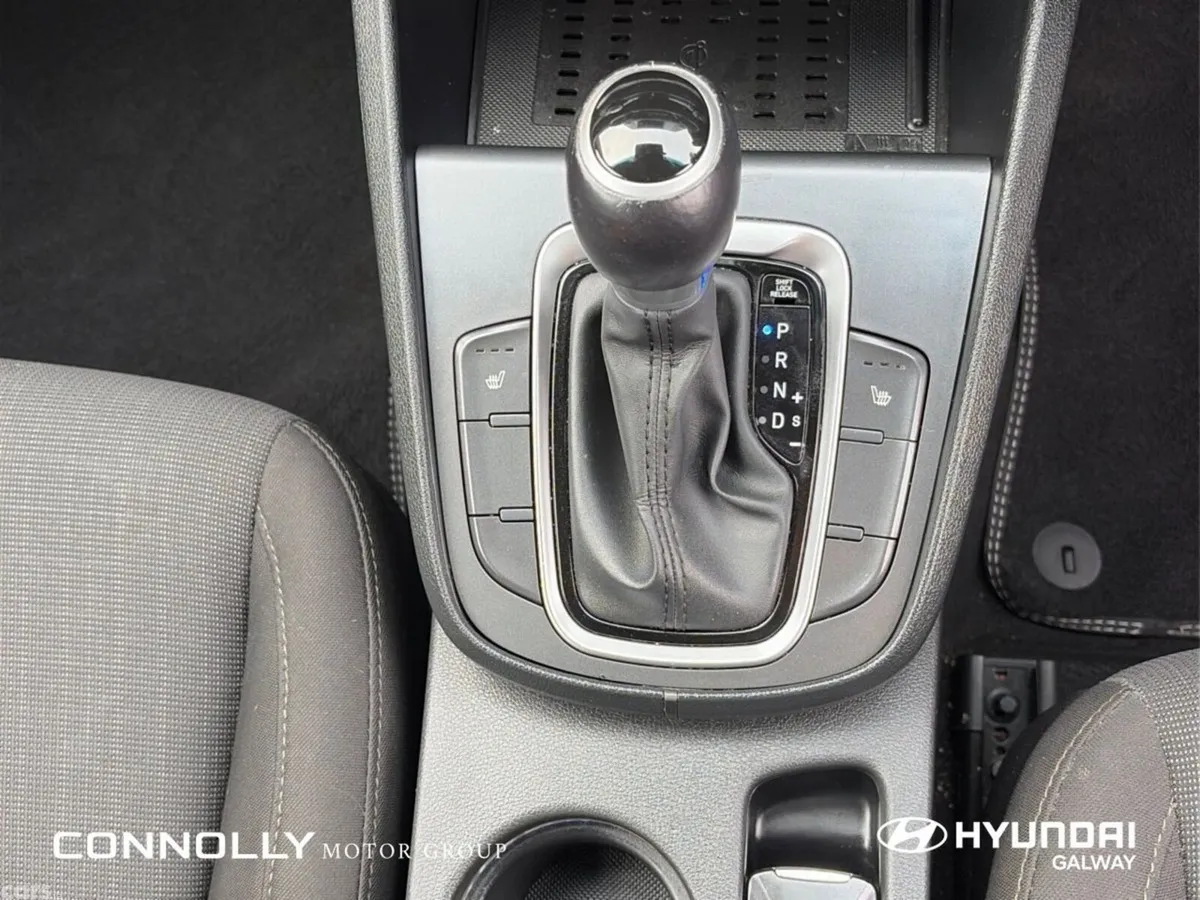 Hyundai KONA MPV, Petrol Hybrid, 2021, Red