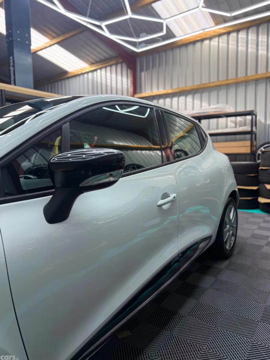 Renault Clio Hatchback, Petrol, 2016, White
